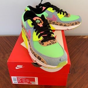 Nike Air Max 90XL Size 10 Illusion Green/Sunset Pu